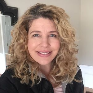 Meet your Posher, Dana